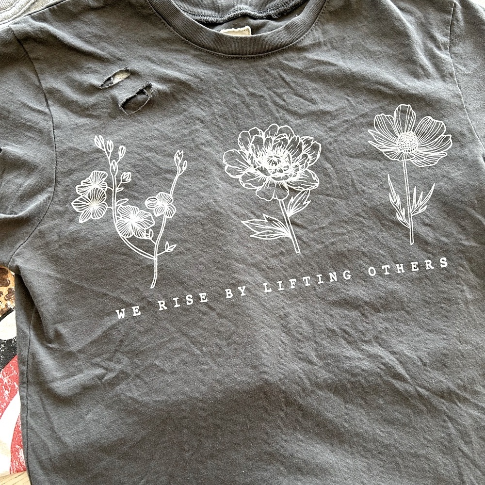 Buckle - The Rolling Stones Gray Tee and Dark Gray Graphic Tee - Picture 3 of 7